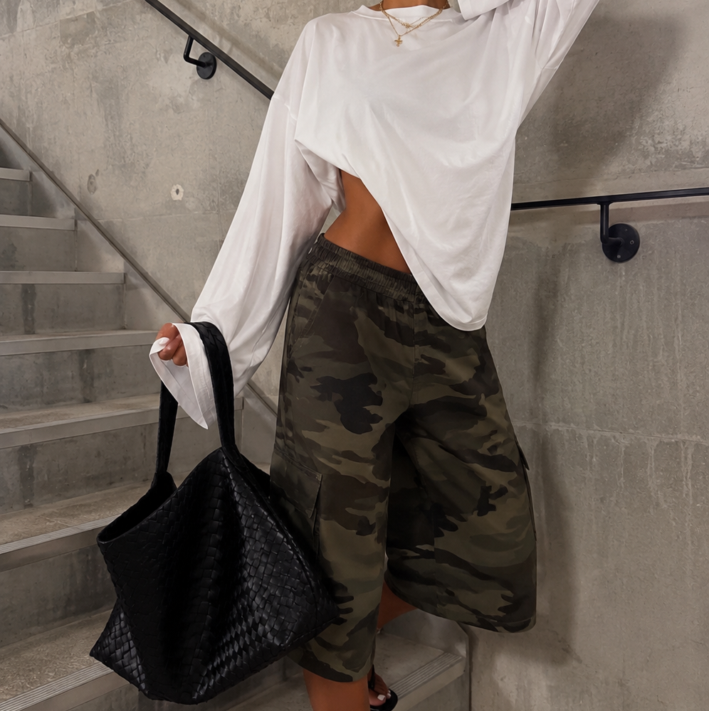 WHITE OVERSIZED TOP